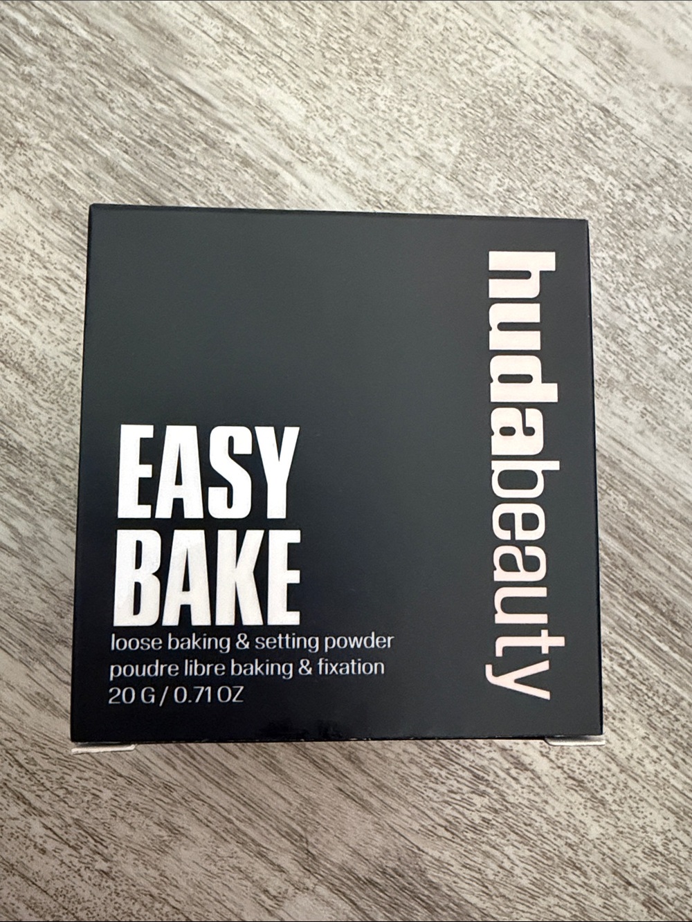 HUDA BEAUTY Easy Bake Loose Baking & Setting Powder — Birthday Cake